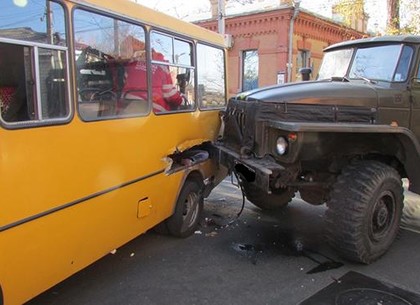 В Сумской области после дорожной аварии госпитализировано 11 детей.