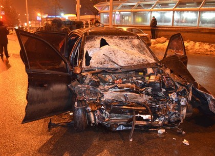 В масштабной аварии на Алексеевке пострадали четыре человека. Водитель Range Rover был пьян – ГАИ