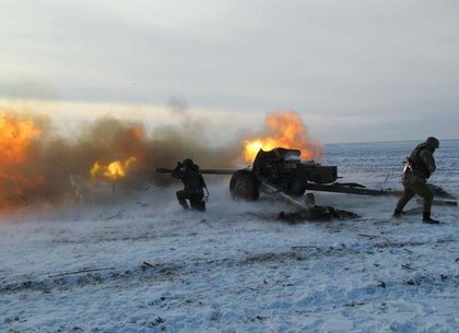 Под Дебальцево украинская артиллерия громит боеприпасы террористов
