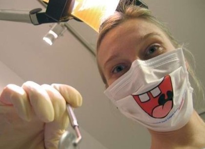 9 февраля – день стоматологов и стриптизеров