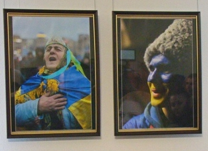 Майдан в фотографиях: в Харькове открылась патриотическая выставка (ФОТО)