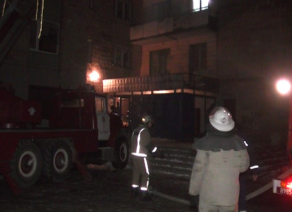 В центре Харькова загорелась девятиэтажка: спасатели эвакуировали жильцов