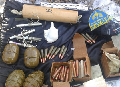 В лесополосе под Харьковом нашли сумку с гранатами