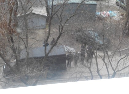 Во дворе на улице Клочковской обнаружили труп