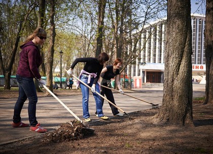Чистый город: в Харькове стартует пора субботников, высадки деревьев и наведения порядка после зимы
