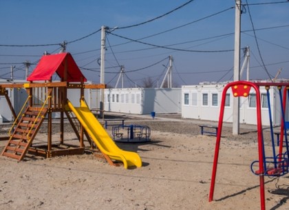 Детские площадки и бесплатный Интернет: в модульном городке началось масштабное благоустройство