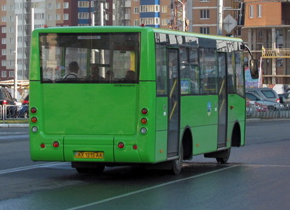 С нескольких харьковских маршрутов убирают большие автобусы
