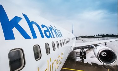 «Авиалинии Харькова» приостанавливают полеты