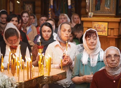 Благодатный огонь из Иерусалима прибыл в Харьков