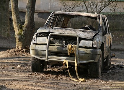 Ночью в Харькове взорвали автомобиль (ВИДЕО)