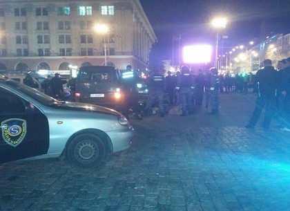 В центре Харькова – погоня, ДТП и стрельба. На площади Свободы остановили микроавтобус