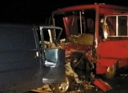 Автобус с демобилизованными попал в ДТП: два человека погибли, пятеро - пострадали