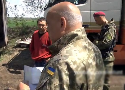 Губернатор Луганщины задержал 11 фур с контрабандным товаром для «ЛНР» (ФОТО, ВИДЕО)