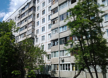 В 1980-х годах городская власть Харькова принялась крушить застекленные балконы (ФОТО)