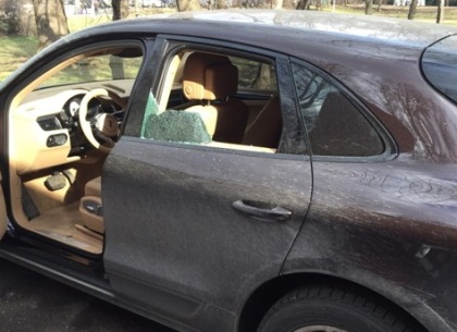 Житель Донбасса ограбил автомобиль иностранца в Харькове