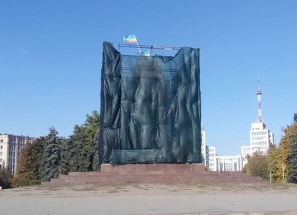 На месте Ленина на площади Свободы предлагают установить фонтан известных харьковчан, ученого или воина Киевской Руси