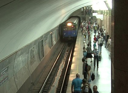 Попытка суицида в метро (Обновляется, ФОТО)