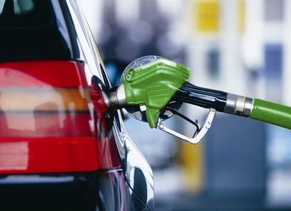АМКУ начинает расследовать сговор на бензиновом рынке