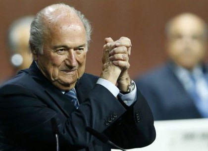 Блаттер покинет пост президента ФИФА из-за коррупционного скандала