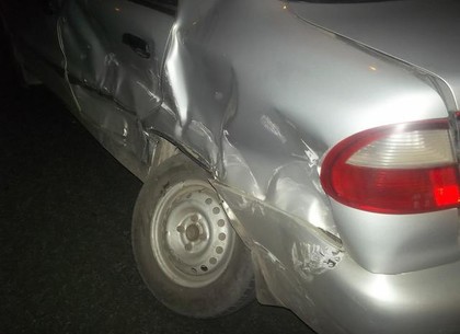 В Харькове водитель «Нивы» пострадал от запасного колеса «Дэу»