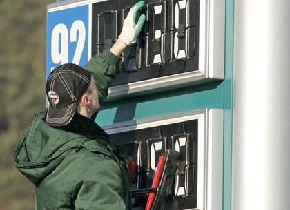 Повышение налогов на топливо на треть взвинтит цену бензина
