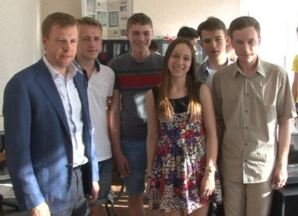 Харьковские школьники представят Украину на международном турнире юных физиков