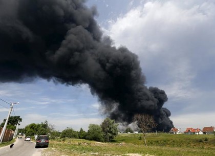 Пожар на нефтебазе под Киевом: версия следствия – умышленный поджог собственниками