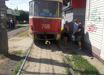На Салтовке пенсионер попал под трамвай (ФОТО)