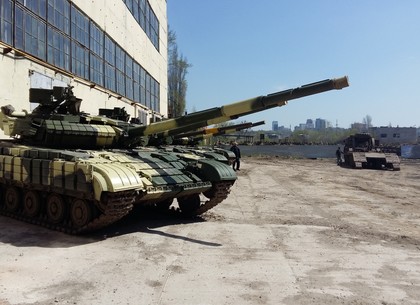 Харьковский бронетанковый завод отправил в АТО новую партию модернизированных танков