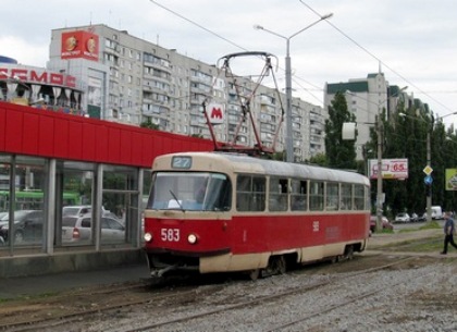 На Салтовке ремонтируют трамвайные рельсы: на неделю электротранспорт изменит маршруты