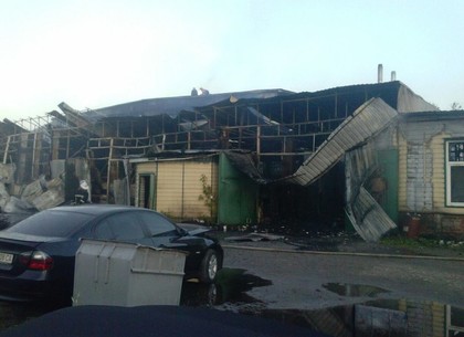 В районе Качановки горела СТО: есть пострадавшие (ФОТО, ВИДЕО)