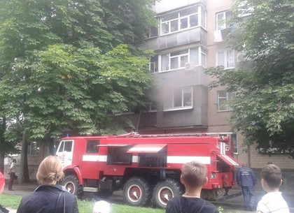 Пожар в районе «Пролетарской»: горит квартира (ВИДЕО)