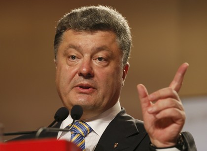 Порошенко поручил по максимуму упростить режим пропуска на Донбассе