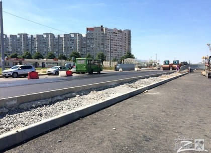 Сегодня вечером будет сложно проехать мимо строящейся станции метро «Победа»