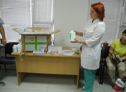 Больницы Харьковщины получили акушерские наборы для переселенцев