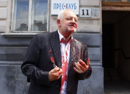 Игоря Шурму во Львове облили свиной кровью (ФОТО)