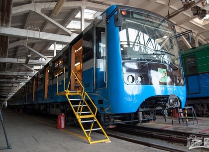 Суперсовременный поезд начнет курсировать по Салтовской ветке метро ко Дню города (ФОТО)