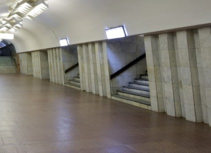 Переход с «Исторического музея» на «Советскую» закрыли. В метро придумали, как избежать толчеи
