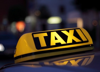 В Харькове на таксиста напали с ножом и забрали машину