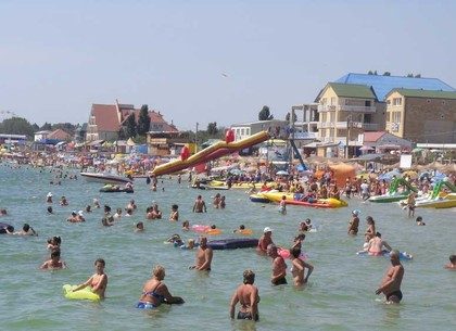 Украинские туристы экономят на заграничных курортах и массово едут на Херсонщину