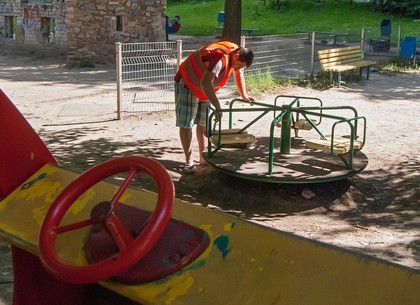 Ремонт детских площадок в Харькове
