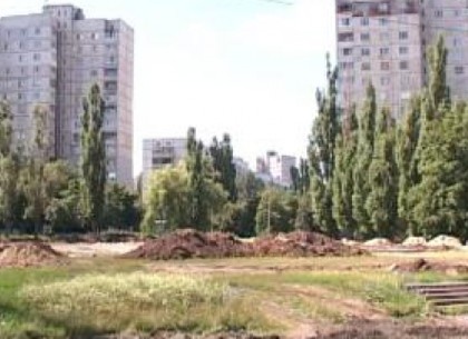 Около школы на Алексеевке строят трехуровневый стадион