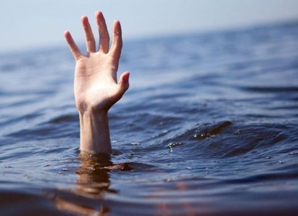 Отдых в Геническе обернулся трагедией: харьковчанин утонул, спасая дочь