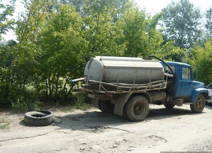 В Харькове ловят водителей ассенизаторских машин, несанкционированно сливающих нечистоты в канализацию