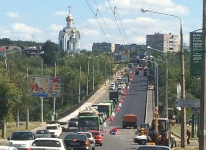 Движение по Алексеевскому мосту завтра будет затруднено