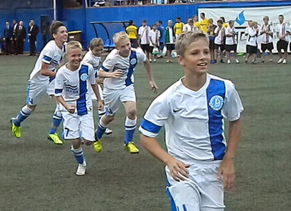 В Харькове стартовал юношеский футбольный турнир «Первая столица»