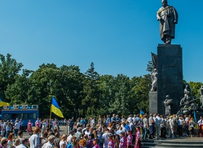Как отметили День Независимости в Харькове возле памятника Тарасу Шевченко