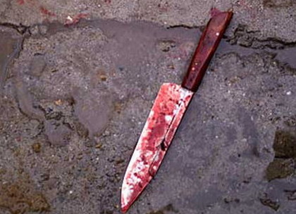 На Харьковщине женщина ударила ножом свою подругу, которая навязывалась у нее переночевать