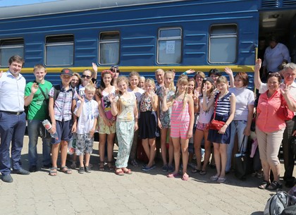 Дети из семей участников АТО вернулись с отдыха в Венгрии (ВИДЕО)