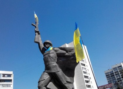 Памятник Воину-Освободителю отмыли от креста